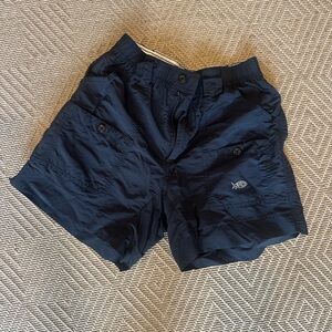 AFTCO men’s fishing shorts, size 30